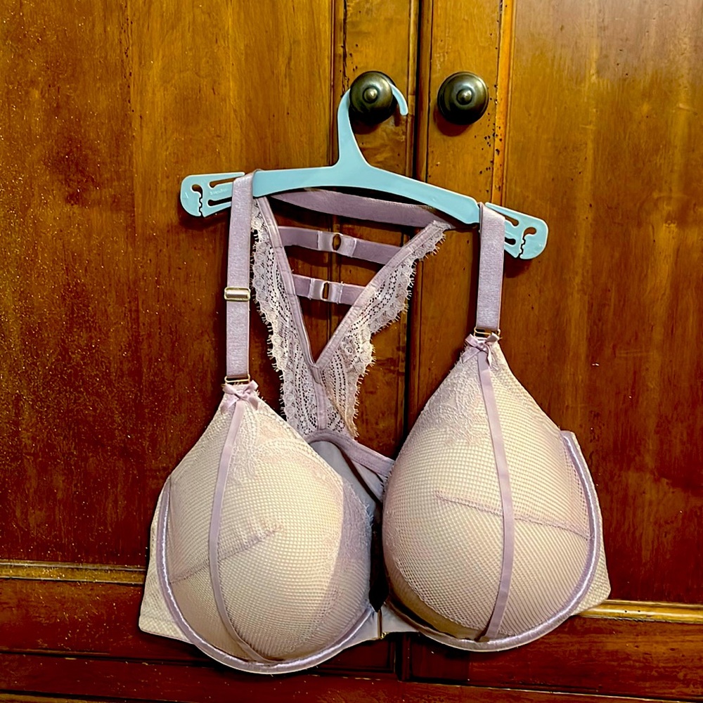 Lane Bryant Cacique, only tried on once! Size 46DD, closes in front. Super cute!